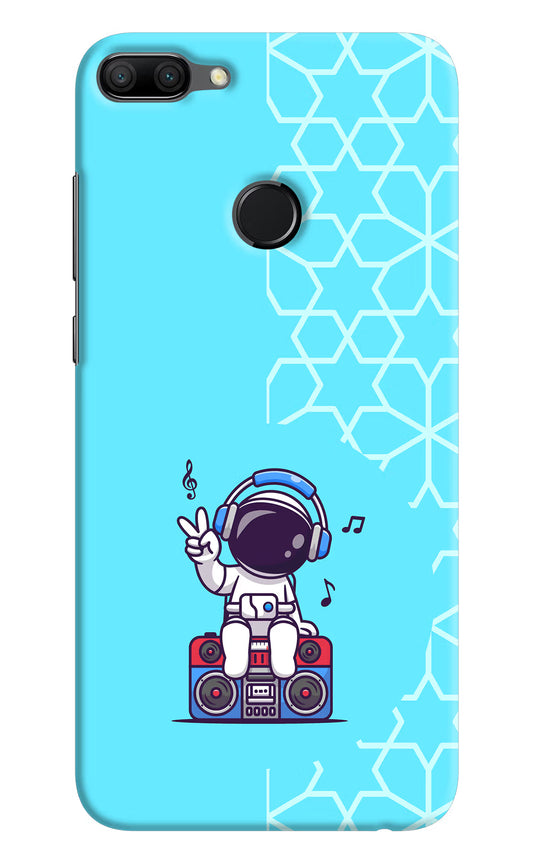 Cute Astronaut Chilling Honor 9N Hard Case Back Cover by Casekaro