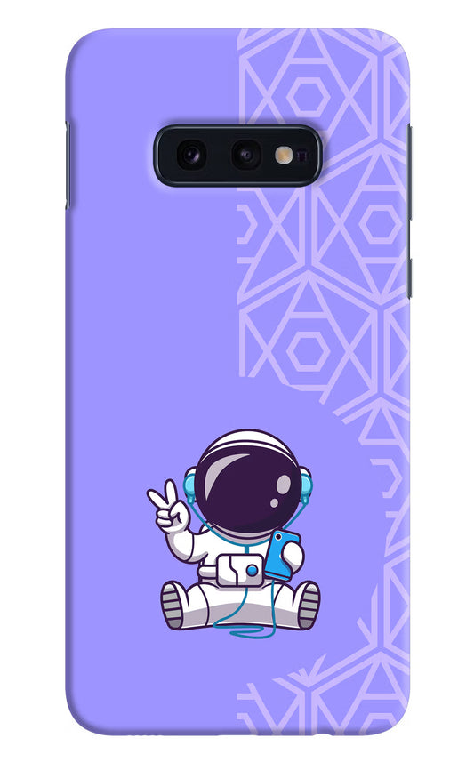 Cute Astronaut Chilling Samsung S10E Hard Case Back Cover by Casekaro