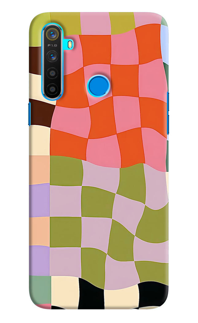 Wavy Grid Realme 5/5i/5s Hard Case Back Cover by Casekaro