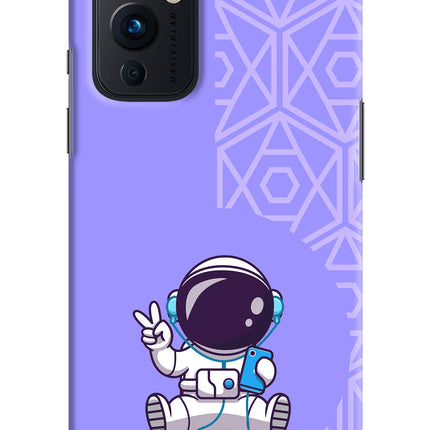 Cute Astronaut Chilling Oneplus 9 Hard Case Back Cover by Casekaro