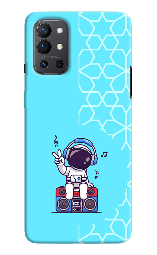 Cute Astronaut Chilling Oneplus 9R Hard Case Back Cover by Casekaro