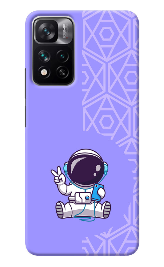 Cute Astronaut Chilling Mi 11i 5G/11i 5G Hypercharge Back Cover