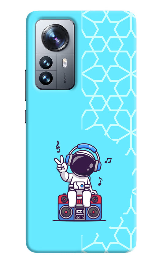 Cute Astronaut Chilling Mi 12 Pro 5G Back Cover