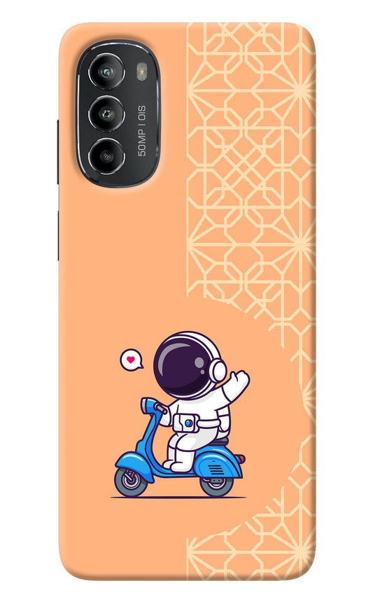 Cute Astronaut Riding Moto G82 5G Back Cover