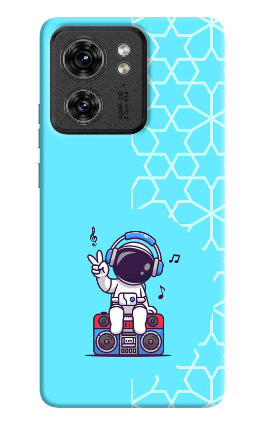 Cute Astronaut Chilling Moto Edge 40 Hard Case Back Cover by Casekaro