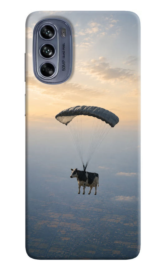 Skydiving Cow Moto G62 5G Hard Case Back Cover by Casekaro