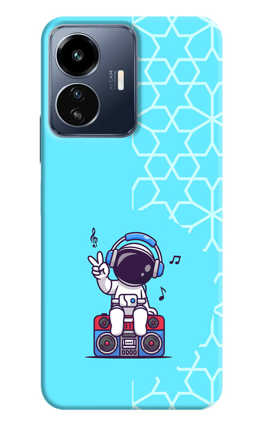 Cute Astronaut Chilling IQOO Z6 Lite 5G Back Cover