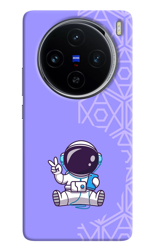 Cute Astronaut Chilling Vivo X100 Back Cover