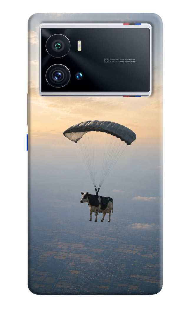 Skydiving Cow iQOO 9 Pro 5G Hard Case Back Cover by Casekaro