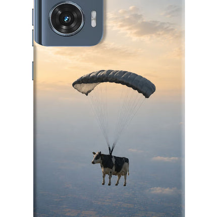 Skydiving Cow Moto Edge 50 Fusion Hard Case Back Cover by Casekaro