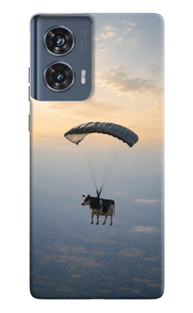Skydiving Cow Moto Edge 50 Fusion Hard Case Back Cover by Casekaro