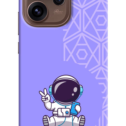 Cute Astronaut Chilling Oppo Reno15 Pro 5G Hard Case Back Cover by Casekaro