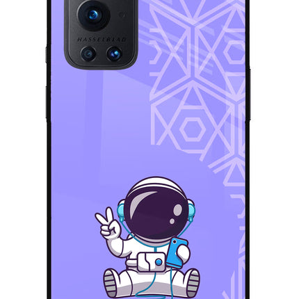 Cute Astronaut Chilling Oneplus 9 Pro Glass Case