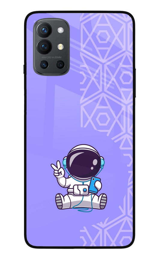 Cute Astronaut Chilling Oneplus 9R Glass Case