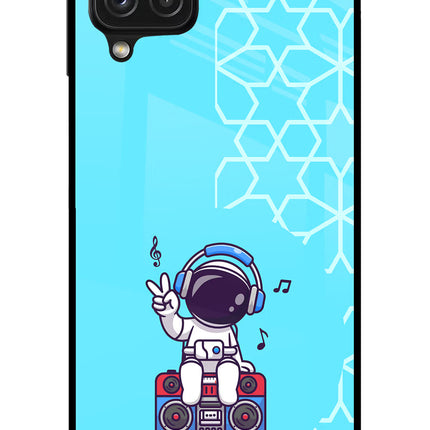Cute Astronaut Chilling Samsung A22 4G Glass Case