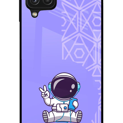 Cute Astronaut Chilling Samsung A22 4G Glass Case