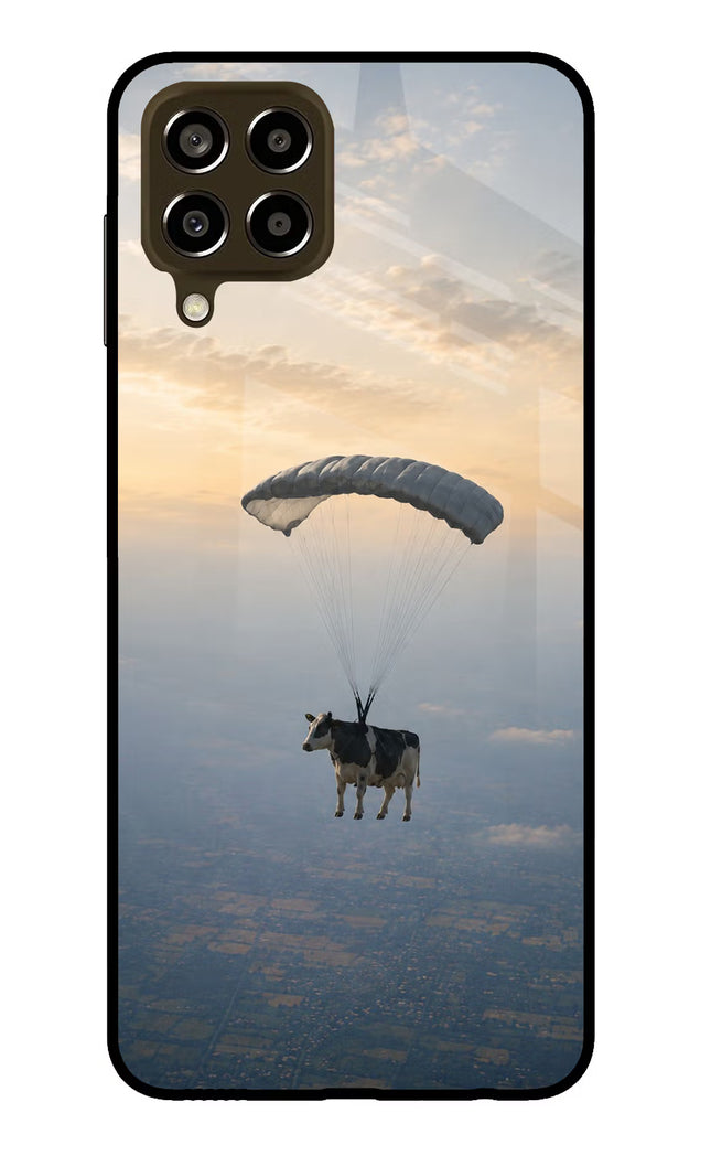 Skydiving Cow Samsung M33 5G Glass Case