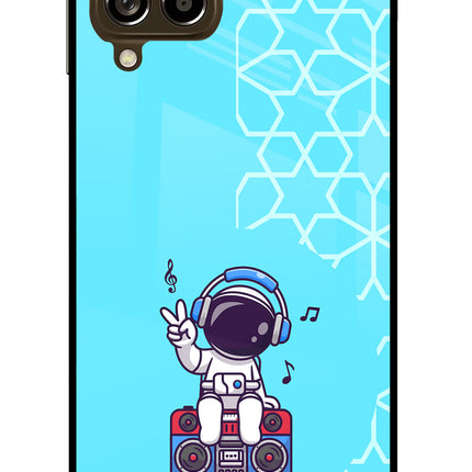 Cute Astronaut Chilling Samsung M53 5G Glass Case
