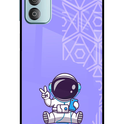 Cute Astronaut Chilling Samsung F23 5G Glass Case