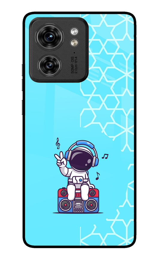 Cute Astronaut Chilling Moto Edge 40 Glass Case