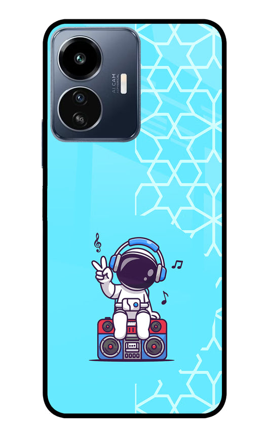 Cute Astronaut Chilling IQOO Z6 Lite 5G Glass Case
