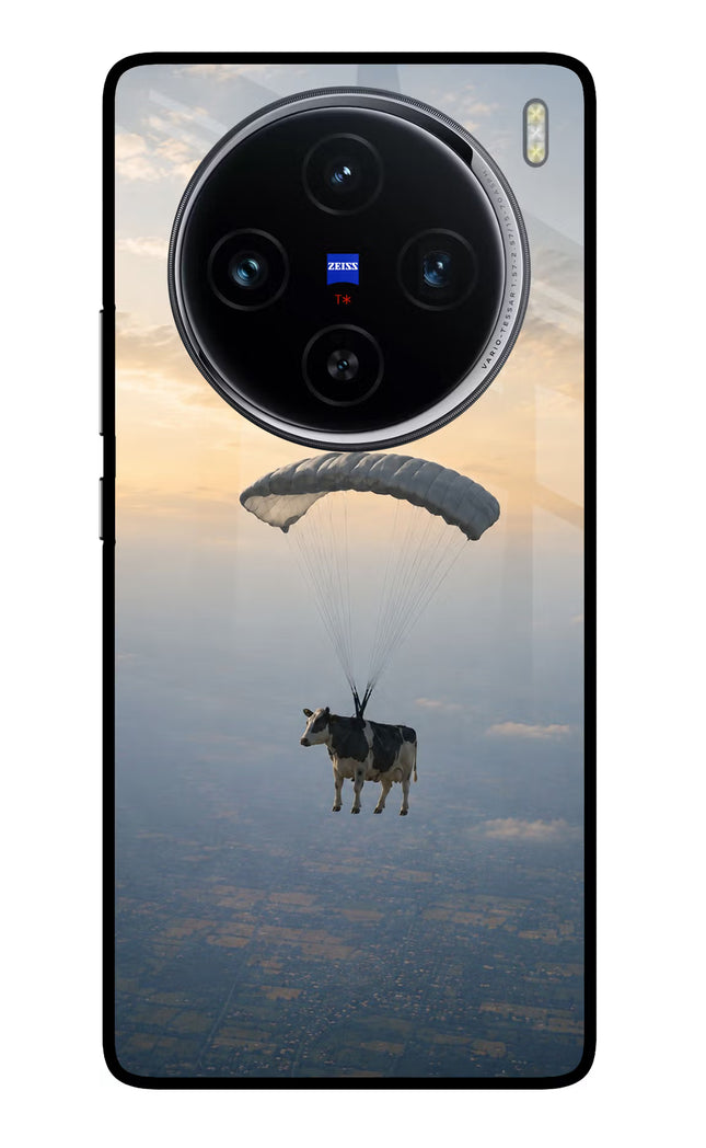 Skydiving Cow Vivo X100 Glass Case