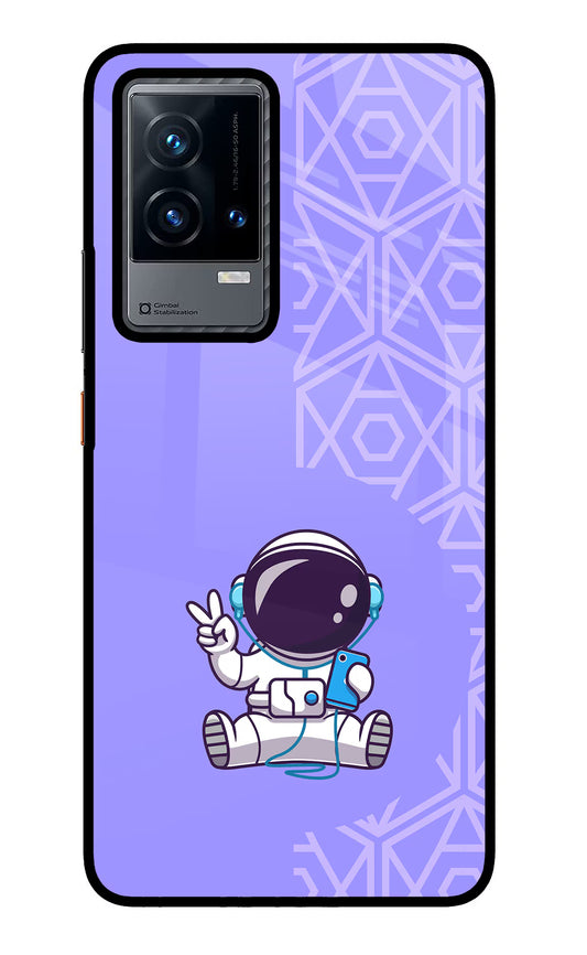 Cute Astronaut Chilling iQOO 9 5G Glass Case