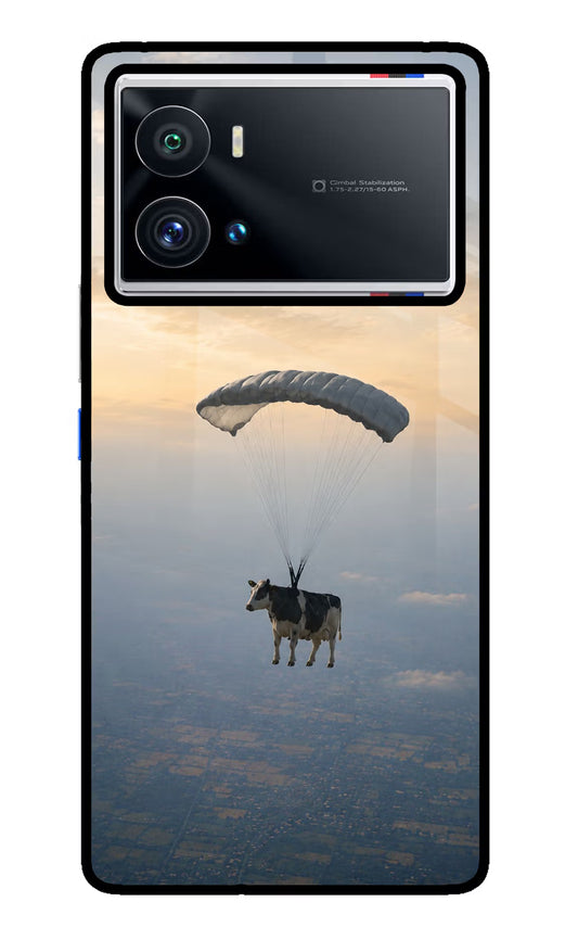 Skydiving Cow iQOO 9 Pro 5G Glass Case
