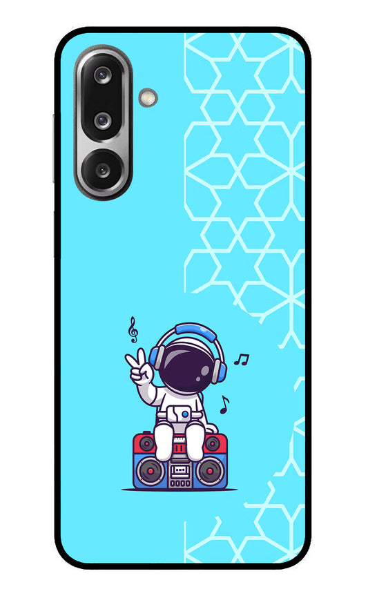 Cute Astronaut Chilling Samsung F36 5G Glass Case