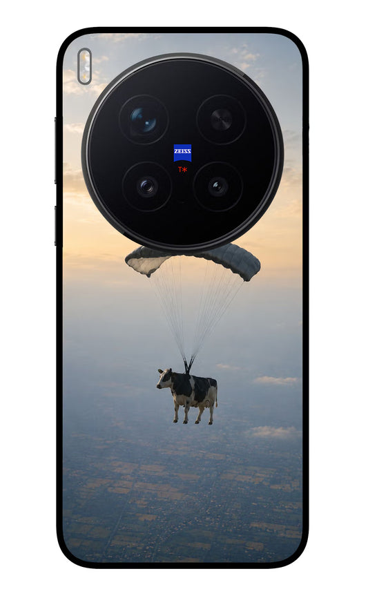 Skydiving Cow Vivo X300 Pro Glass Case
