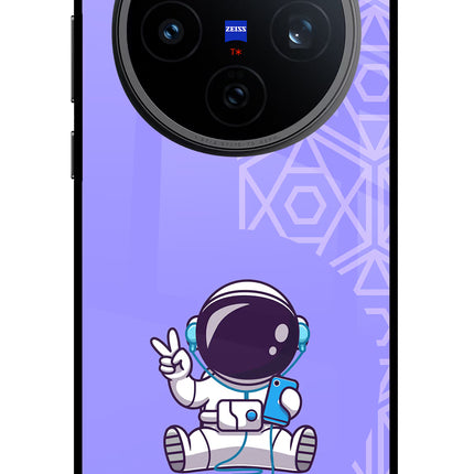 Cute Astronaut Chilling Vivo X200T Metal Case Back Cover by Casekaro