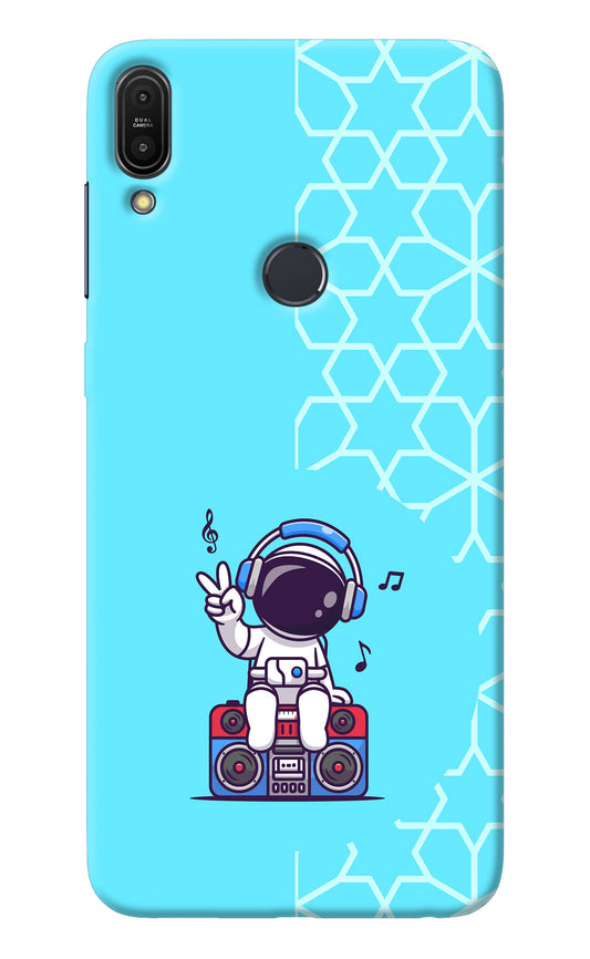 Cute Astronaut Chilling Asus Zenfone Max Pro M1 Back Cover