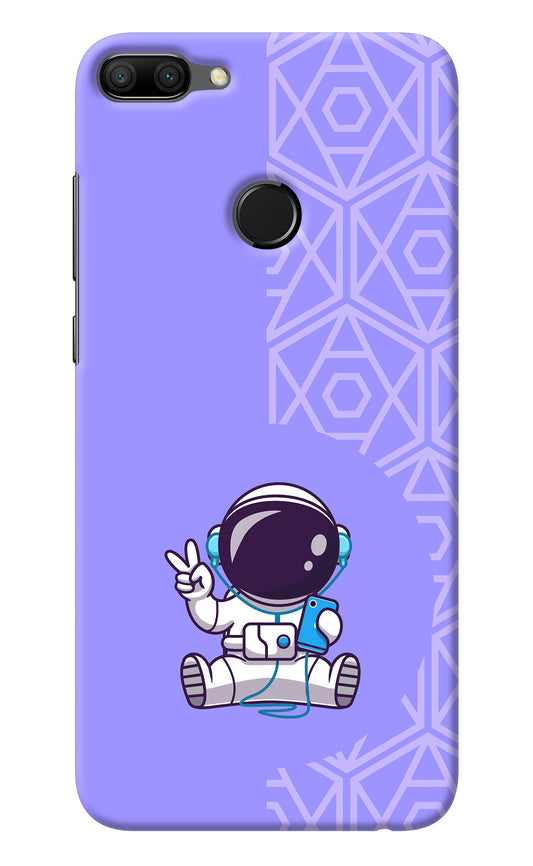 Cute Astronaut Chilling Honor 9N Back Cover