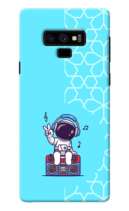 Cute Astronaut Chilling Samsung Note 9 Back Cover