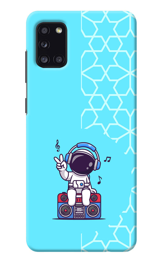 Cute Astronaut Chilling Samsung A31 Back Cover