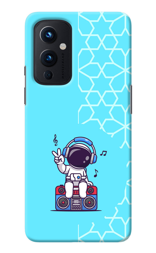 Cute Astronaut Chilling Oneplus 9 Back Cover