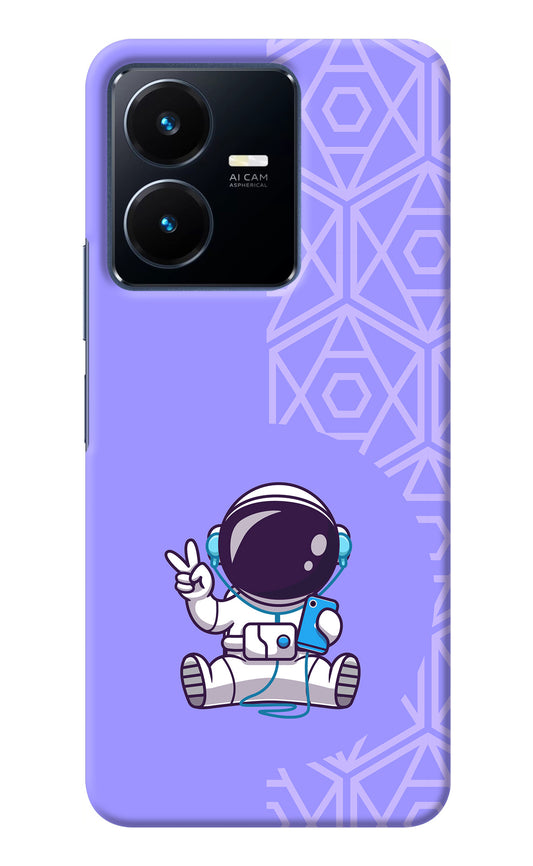 Cute Astronaut Chilling Vivo Y22 Back Cover